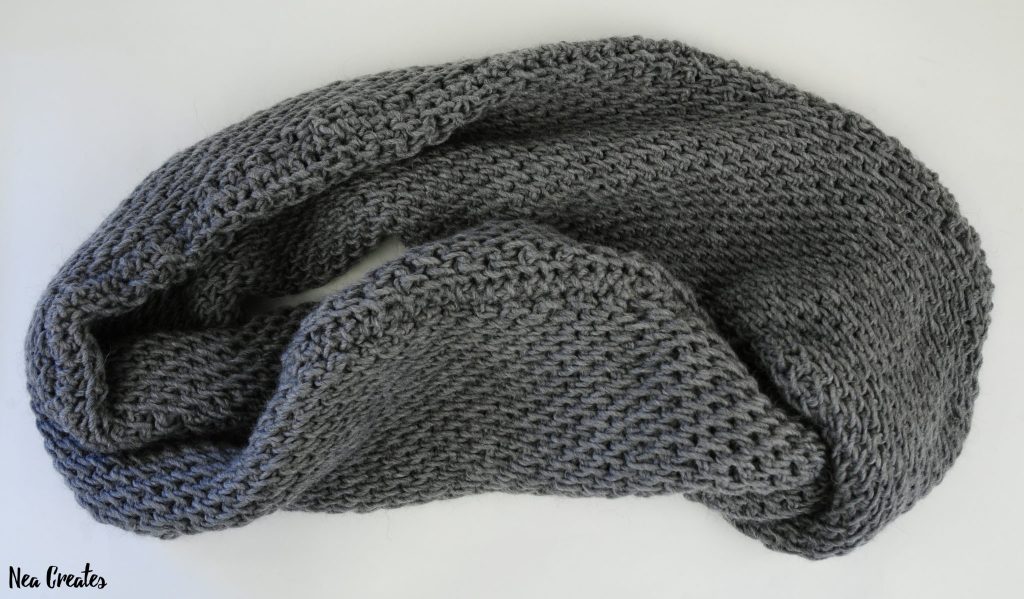 Follow this FREE Tunisian crochet pattern and crochet this gorgeous and warm Tunisian Full Stitch Infinity Scarf! It makes a great gift too!