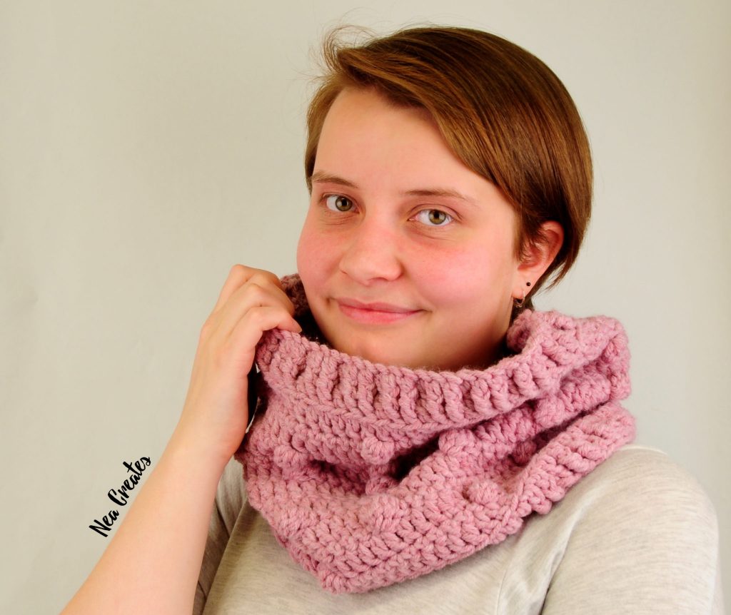 Crochet the super cute and quirky Bobble Stitch Cowl using this easy and FREE crochet pattern! You can crochet the cowl in either of the three sizes available, small, medium or large!