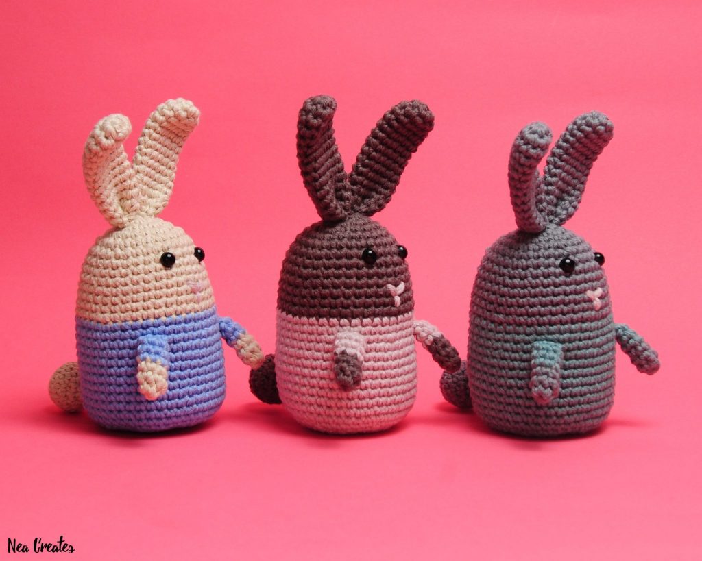 Crochet Emma the Easter Bunny using this FREE amigurumi pattern! Easy written pattern with photos. #freecrochetpattern #freeamigurumipattern #crochetpattern