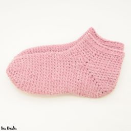 Make these super cozy Bulky Crochet Socks using this FREE crochet pattern! The pattern is for one size but tips and tricks for adjusting the size are available too!