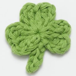 Crochet these super cute Shamrock Appliqués for Saint Patrick's Day using this quick and easy FREE crochet pattern! #shamrock #crochetshamrock #freecrochetpattern