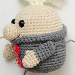 Crochet Gustav the Gnome for Christmas using this FREE amigurumi pattern! Easy/intermediate free crochet pattern, and he's so cute, with or without his hat!